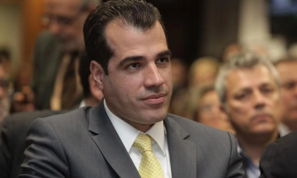 Πλεύρης: "Όχι στην επιστροφή ανεμβολίαστων υγειονομικών"